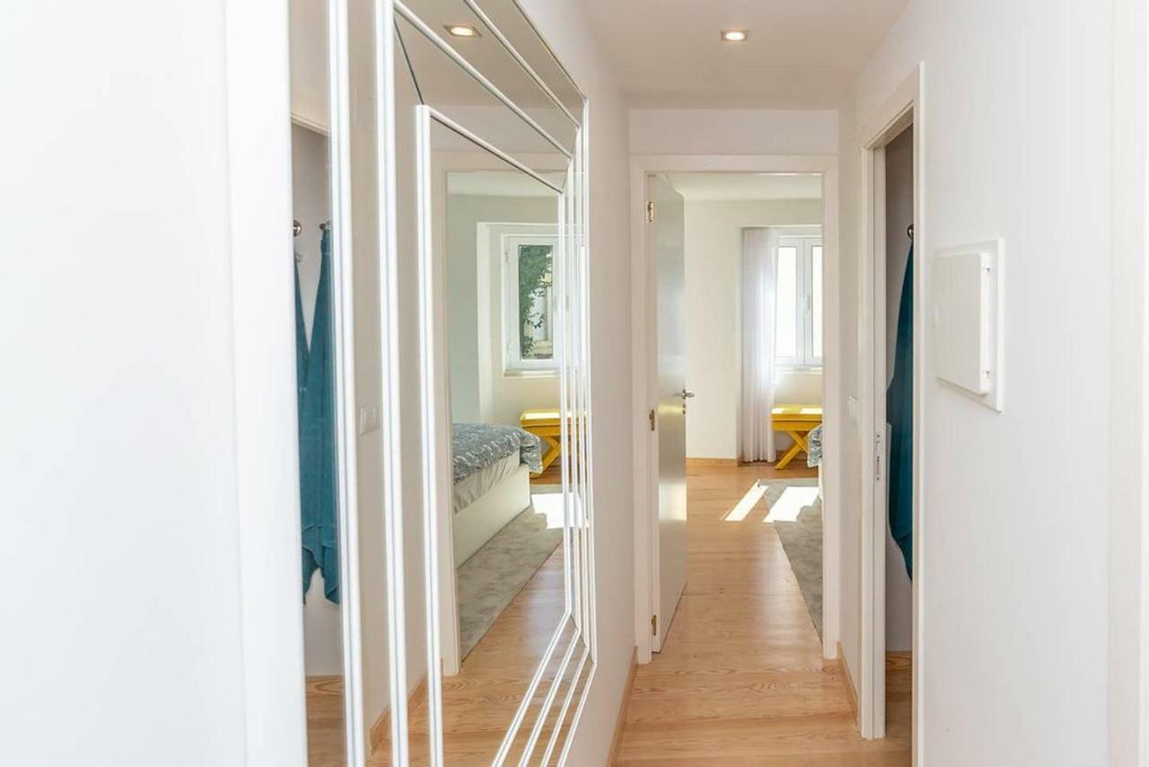 Seaside Duplex - 200m From The Beach!